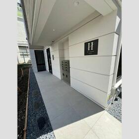 16/16 エントランス