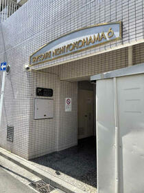 16/16 エントランス