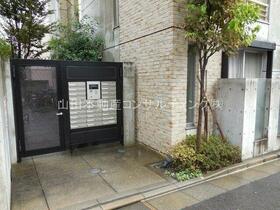 16/16 エントランス