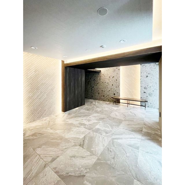 17/17 エントランス