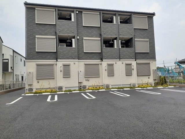 13/23 駐車場