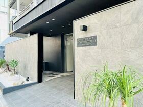 15/15 エントランス