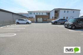 16/16 駐車場