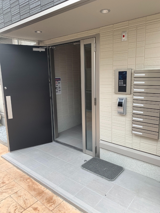 16/26 エントランス