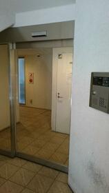 16/16 エントランス