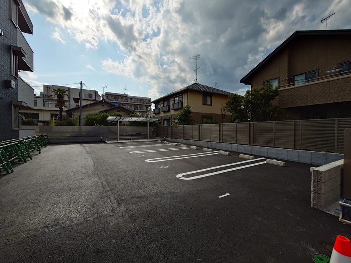 20/20 駐車場