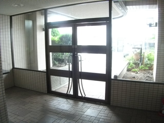 21/30 エントランス