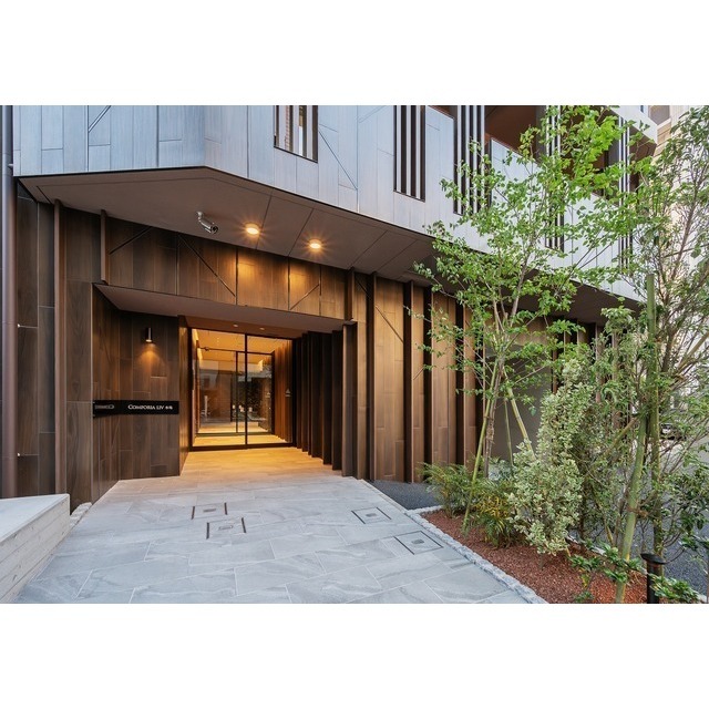 19/23 エントランス