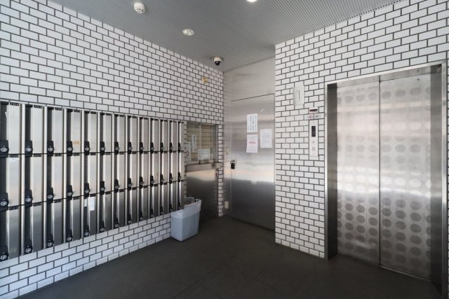 25/26 エントランス