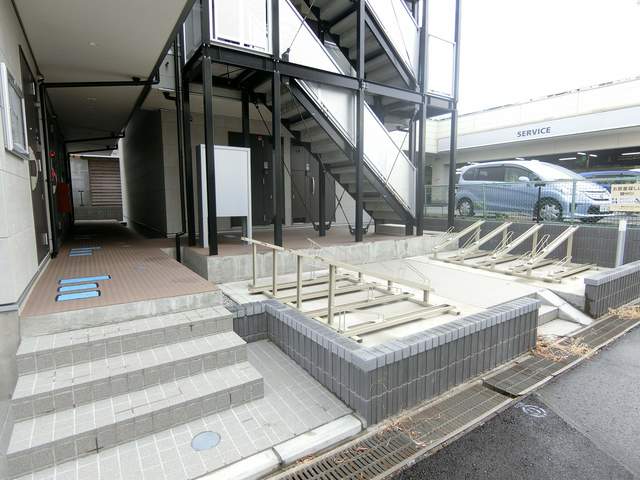 18/20 エントランス