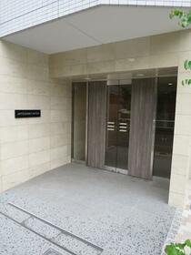 2/2 エントランス