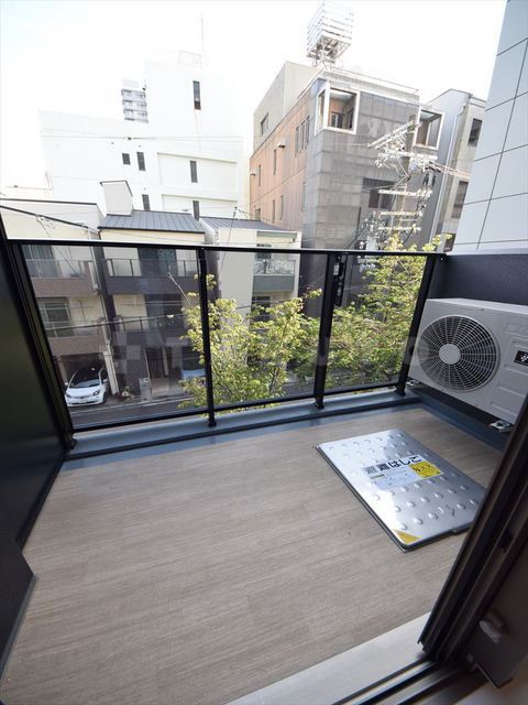 23/30 バルコニー