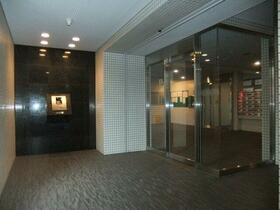 16/16 エントランス