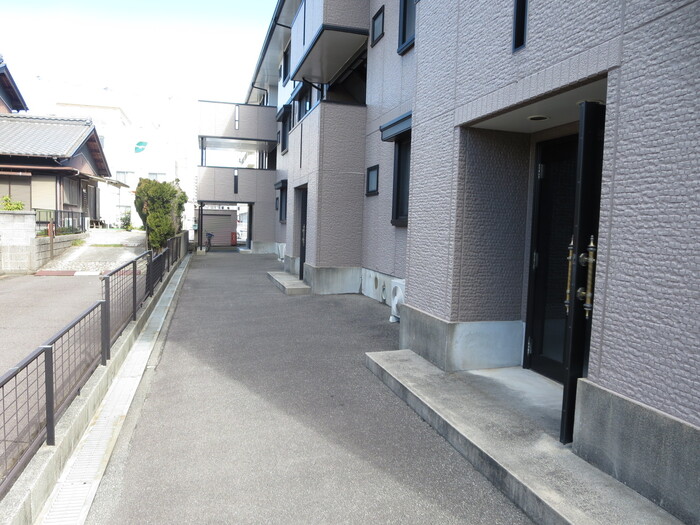 15/18 エントランス