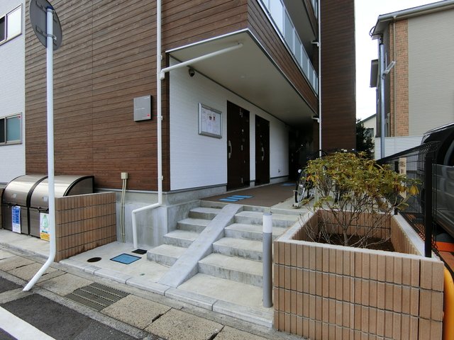 20/22 エントランス