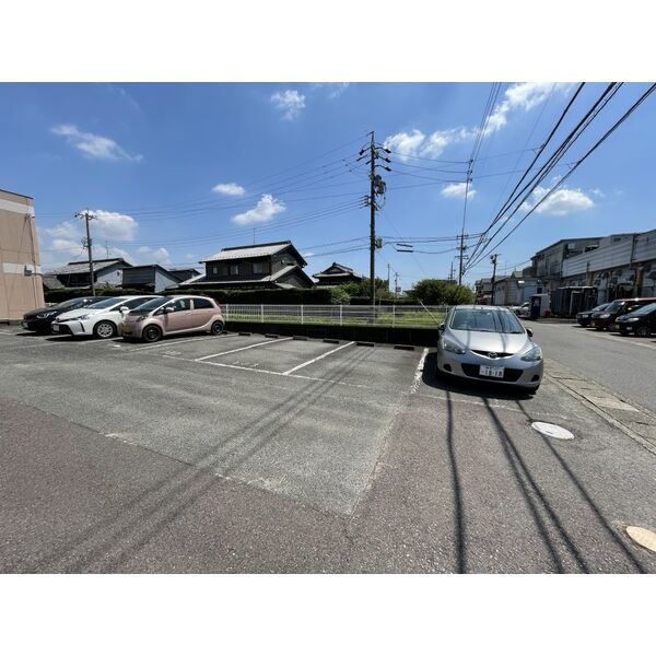 2/3 駐車場