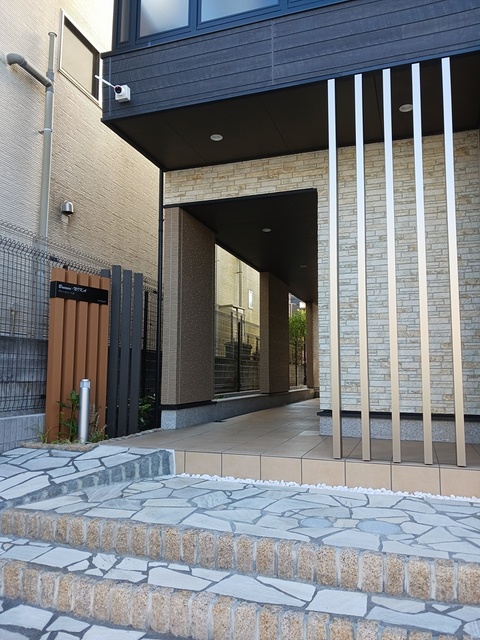 14/20 エントランス