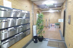 2/2 エントランス