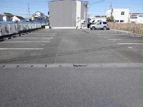 15/15 駐車場