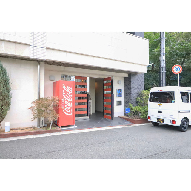 25/30 エントランス