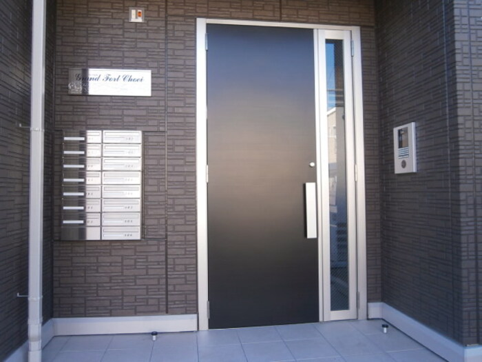 19/30 エントランス