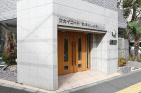 16/16 エントランス