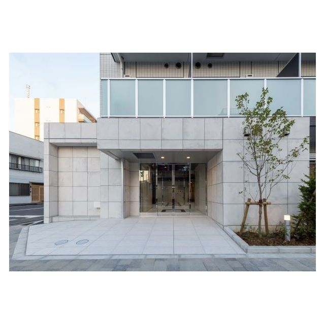 26/30 エントランス