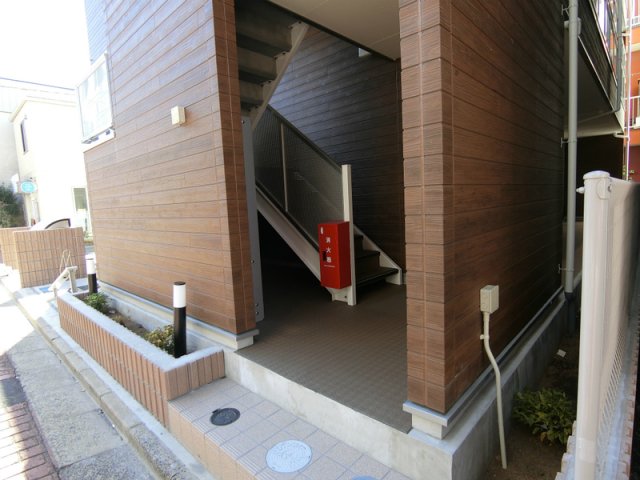 25/25 エントランス