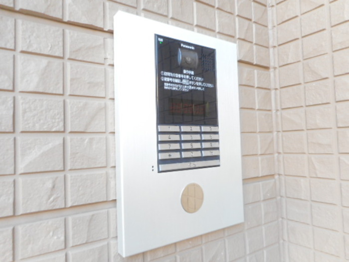 16/16 エントランス