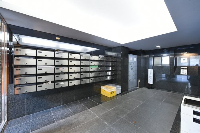 22/30 エントランス