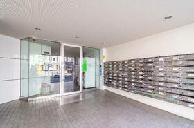 16/16 エントランス