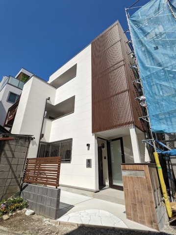 24/29 エントランス