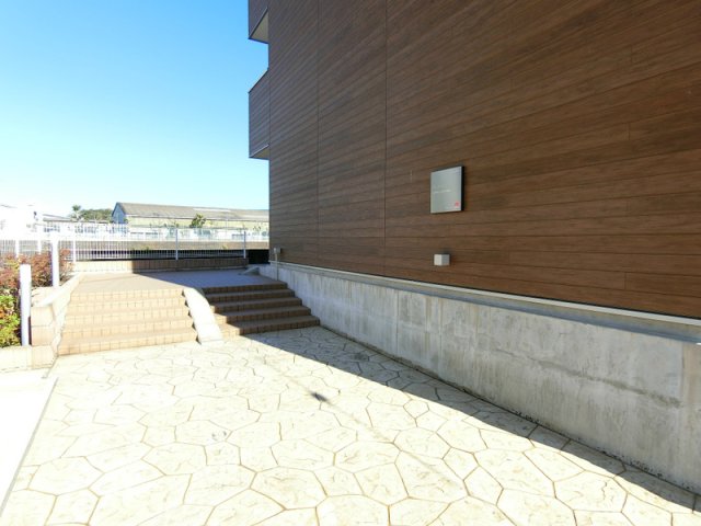 28/28 エントランス