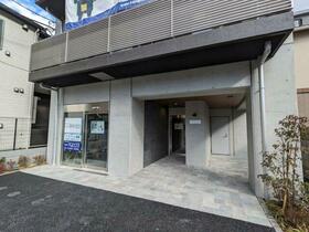 16/16 エントランス