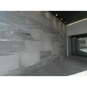 5/5 エントランス