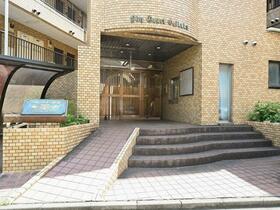 16/16 エントランス