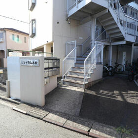 13/24 エントランス