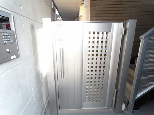 17/19 エントランス