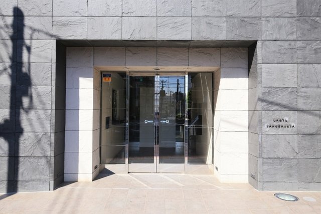 16/27 エントランス