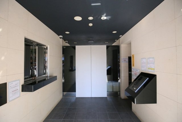 17/27 エントランス