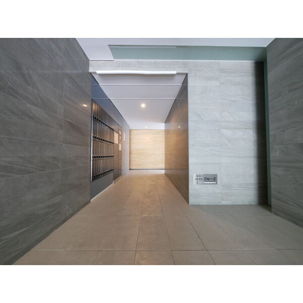 16/16 エントランス