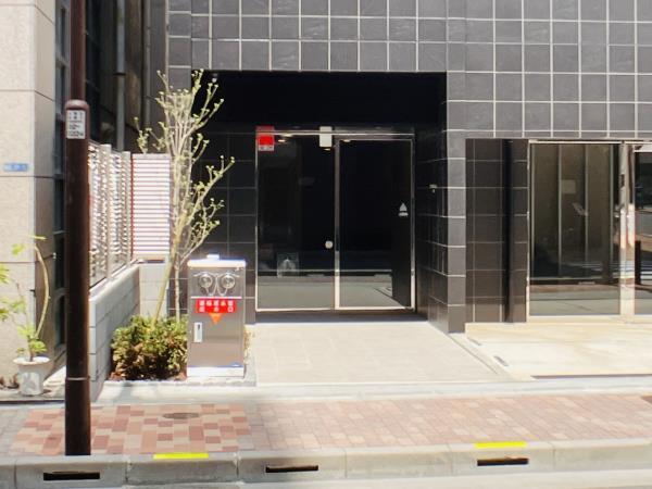 28/30 エントランス