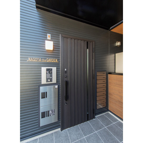 2/2 エントランス