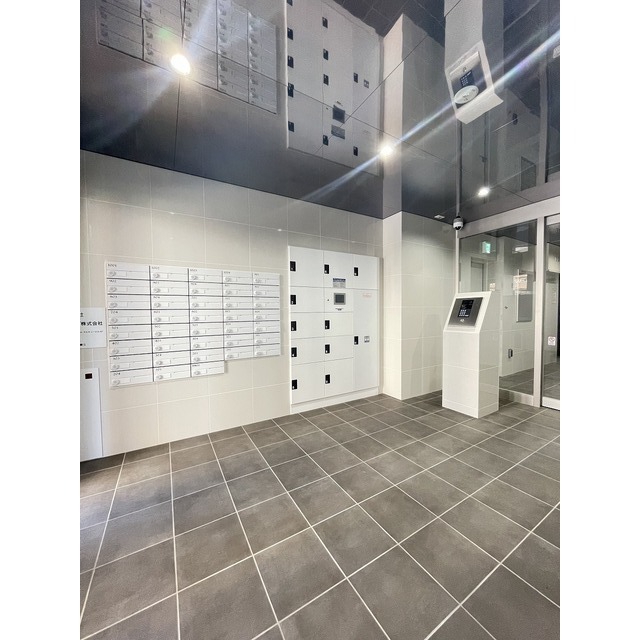 13/23 エントランス