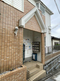 16/16 エントランス