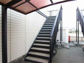 16/16 エントランス