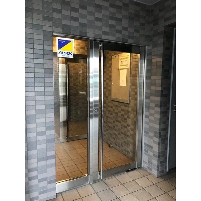 14/19 エントランス