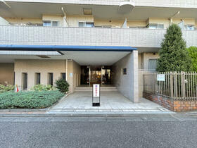 2/2 エントランス