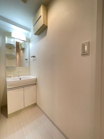 13/30 洗面