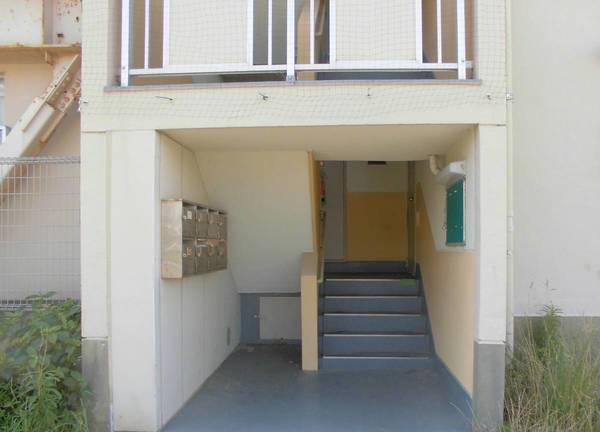 16/25 エントランス